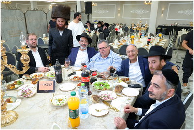 בר מצווה לבנו של אהרון אלבוים