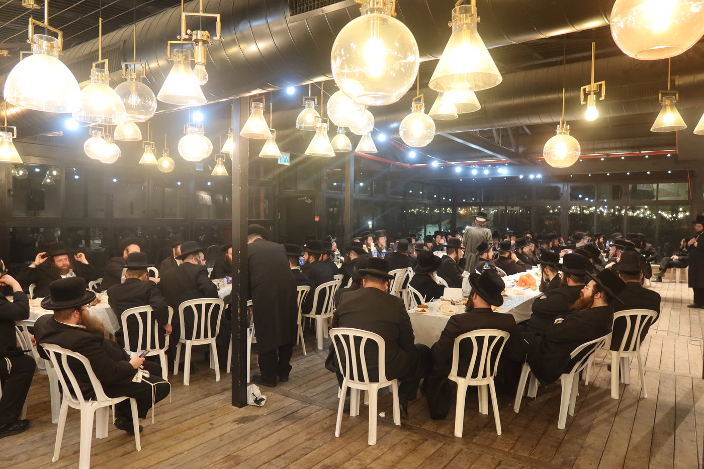 חסידי זוועהיל בעיר האבות חברון