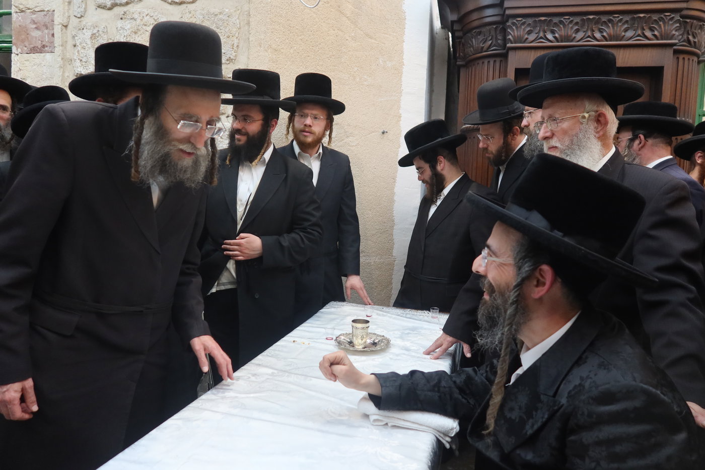 חסידי זוועהיל בעיר האבות חברון