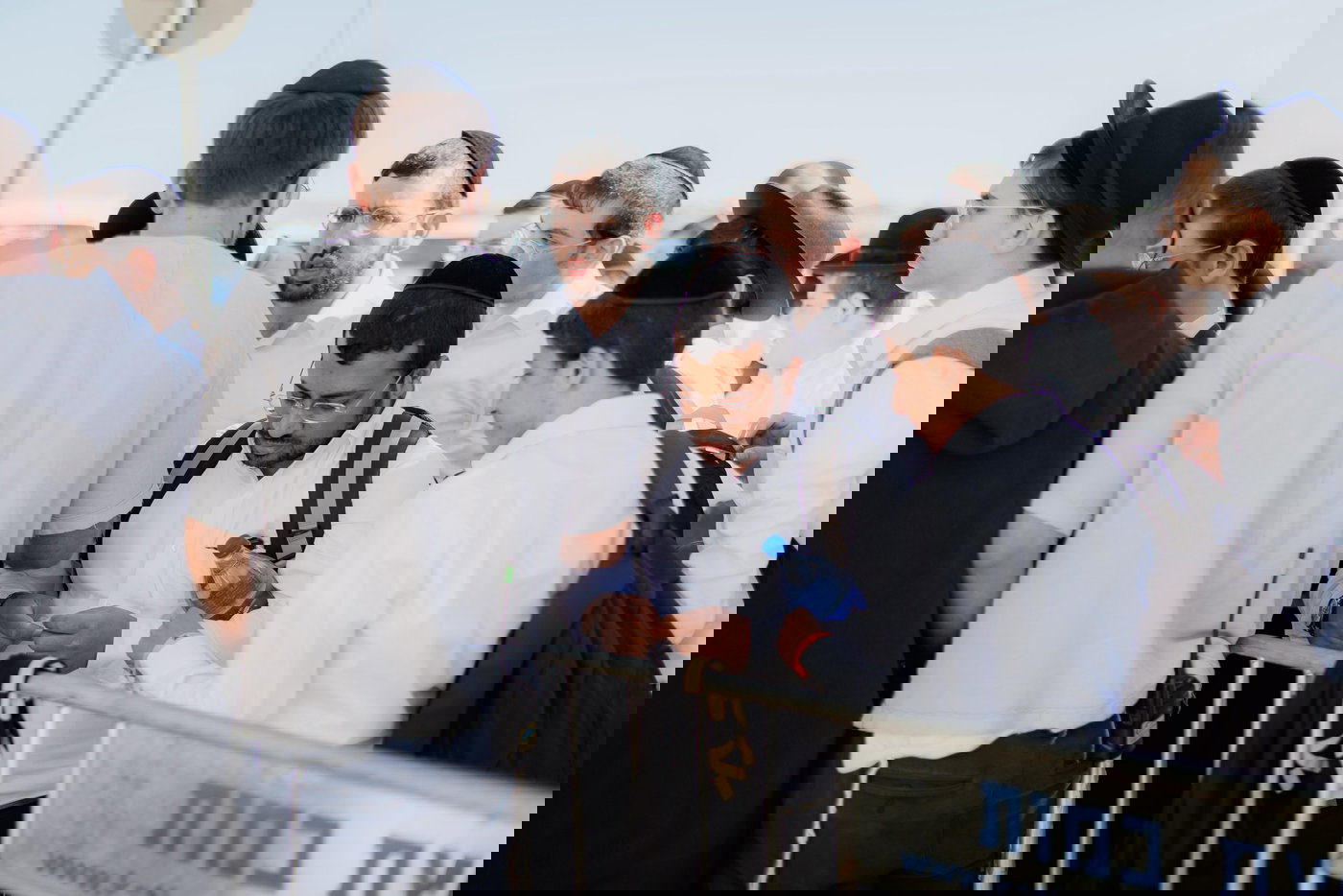 בין הזמנים חודש ניסן 