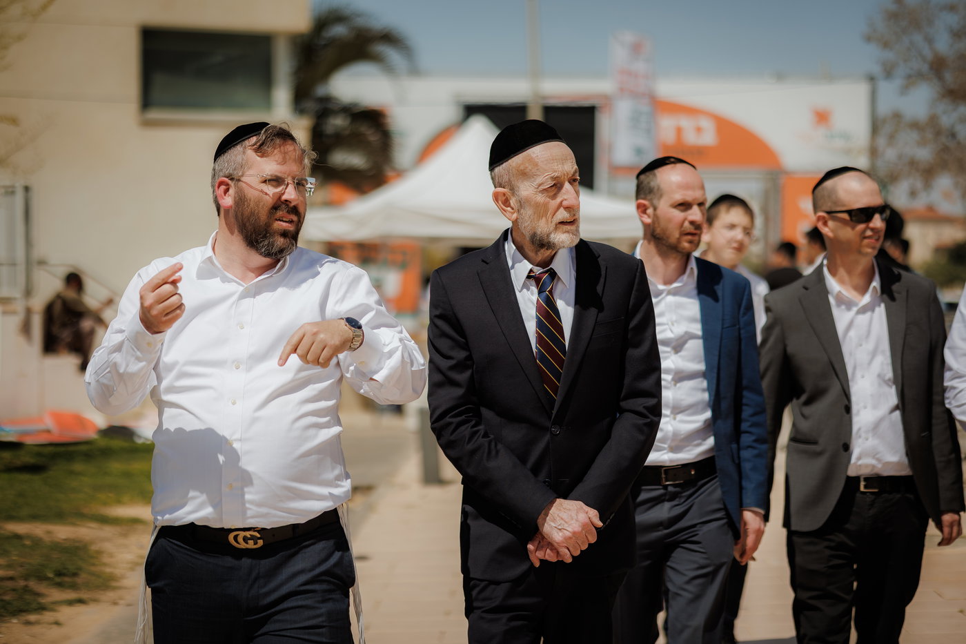 בין הזמנים חודש ניסן 