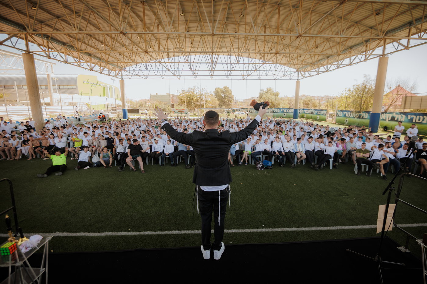 בין הזמנים חודש ניסן 