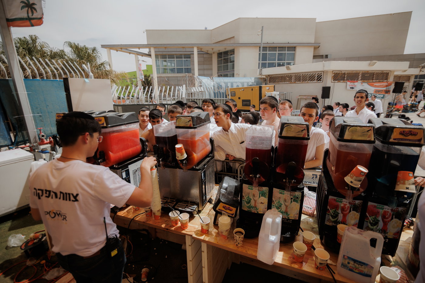 בין הזמנים חודש ניסן 