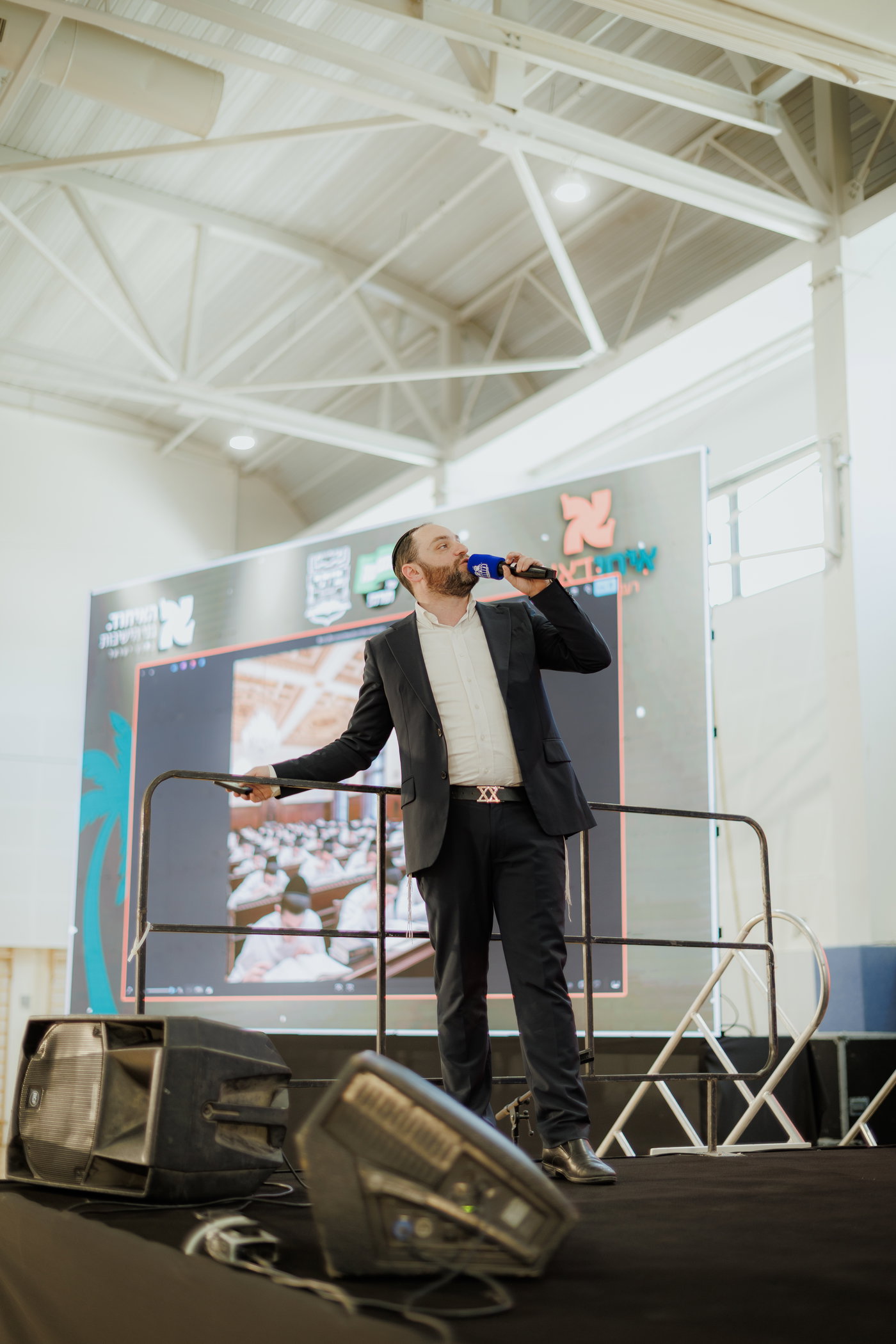 בין הזמנים חודש ניסן 