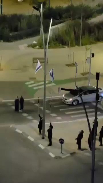 מורידים את הדגלים בבית שמש