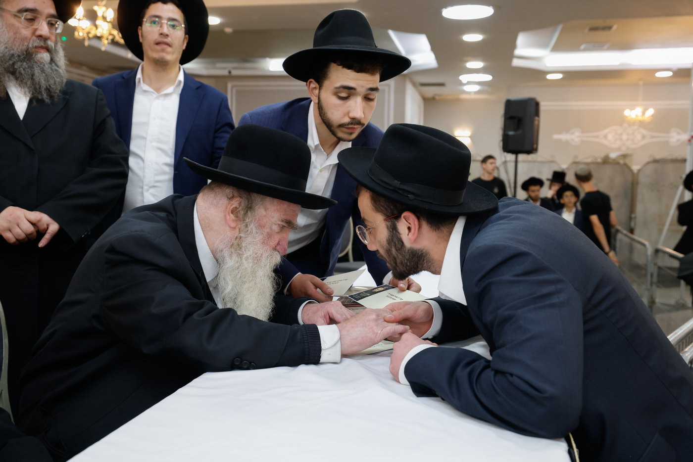 מעמד כבוד התורה 'וכתבתם'