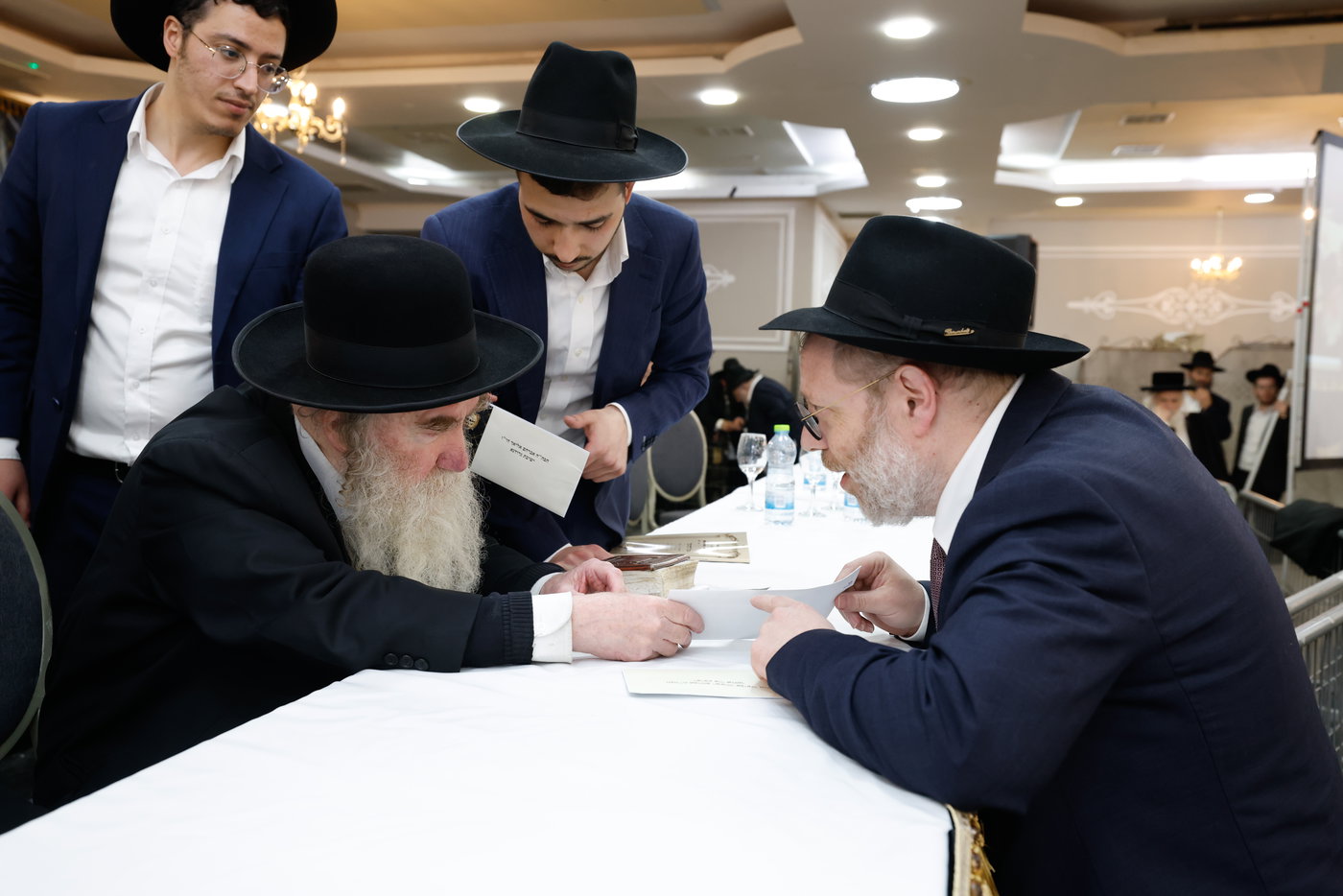 מעמד כבוד התורה 'וכתבתם'