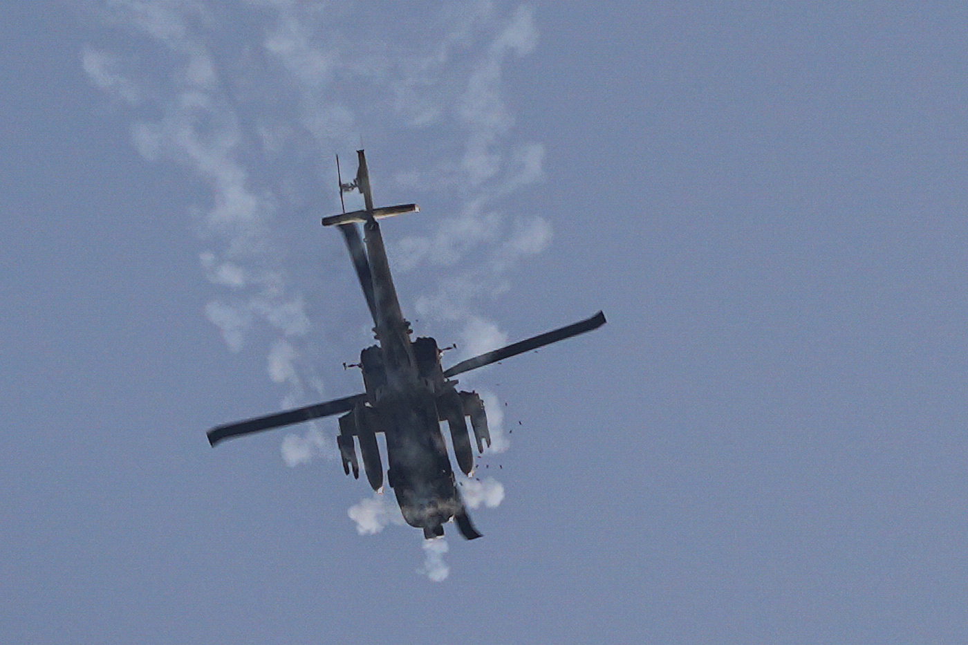 מסוק צה"לי בשמי לבנון, אילוסטרציה