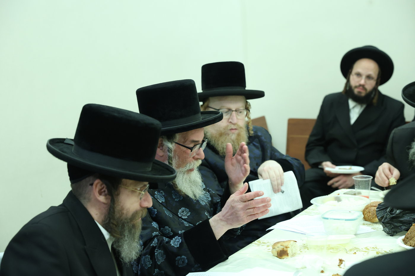 האדמו"ר מראזלא בהילולת הרה"ק מקרעסטיר