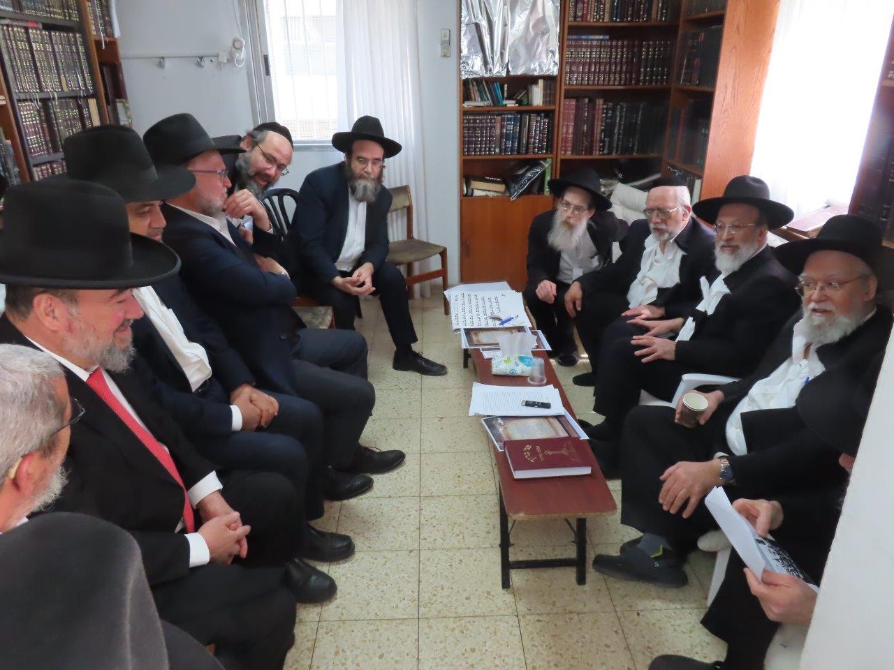 ניחום אבלים בבית אצל בני הגאון רבי אברהם אלטמן זצ''ל