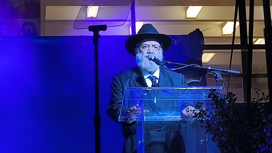 בלב תל אביב | אלפים דמעו בתפילת 'א-ל מלא רחמים' בכיכר הבימה
