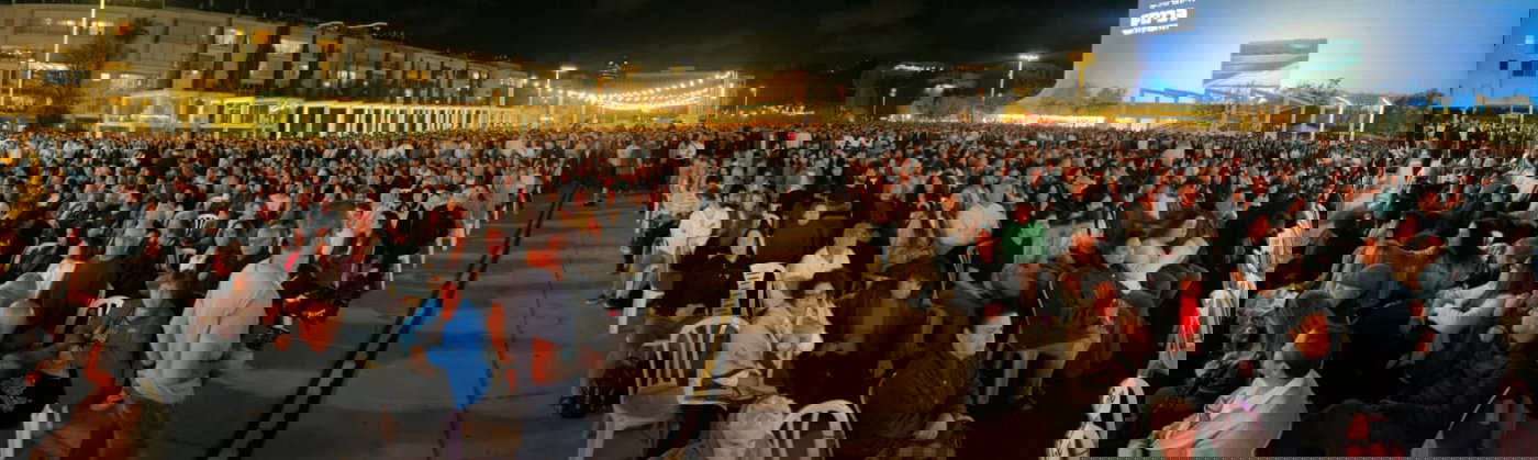 בלב תל אביב | אלפים דמעו בתפילת 'א-ל מלא רחמים' בכיכר הבימה