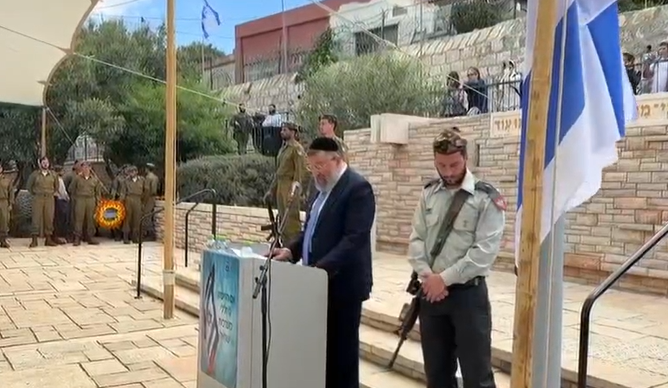 "עבורכן השכול איננו זקוק לטקסים": הח"כ פנה למשפחות הנופלים בטקס |צפו
