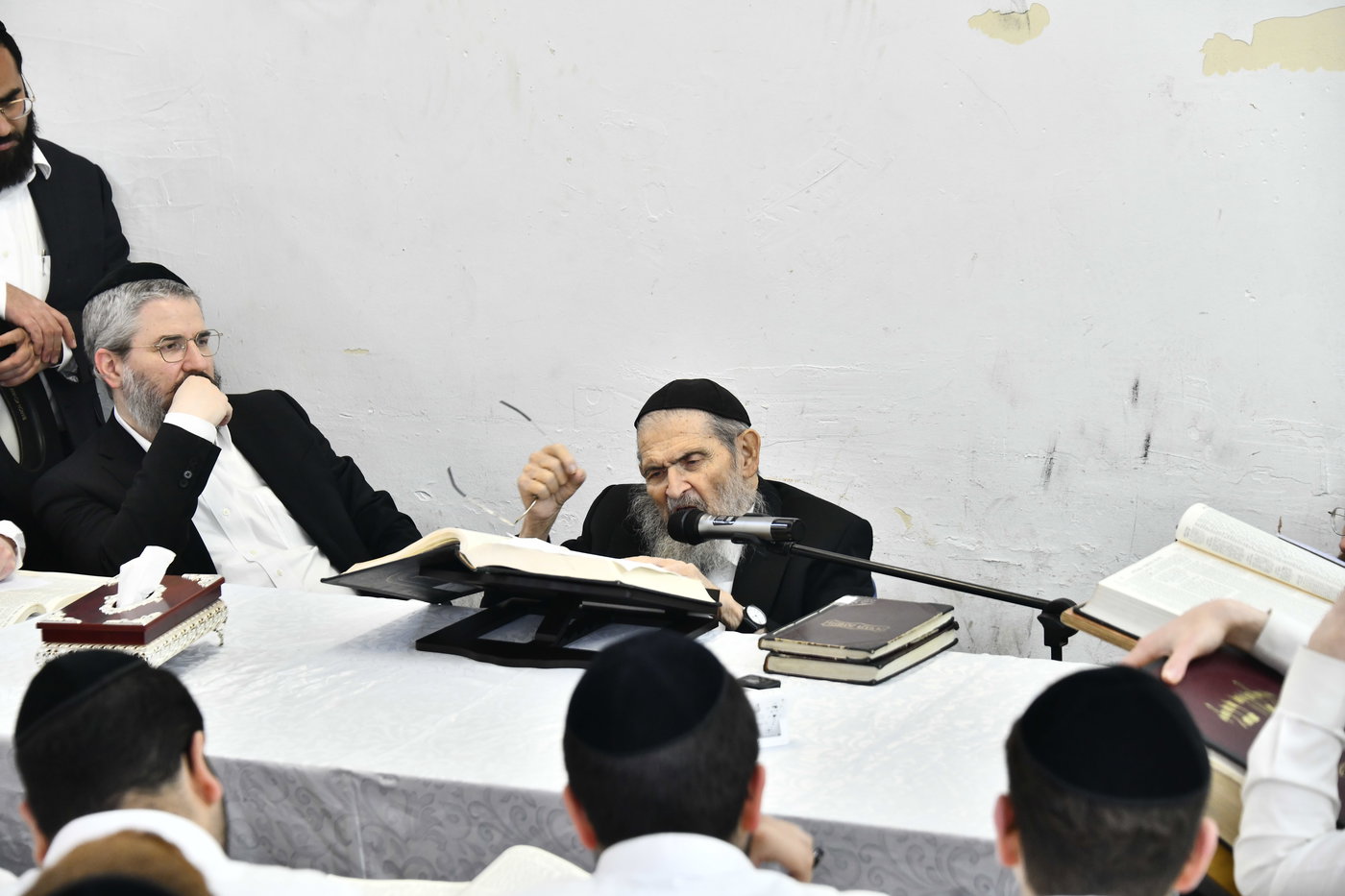 הגאון רבי יצחק הקר בישיבת גרודנא