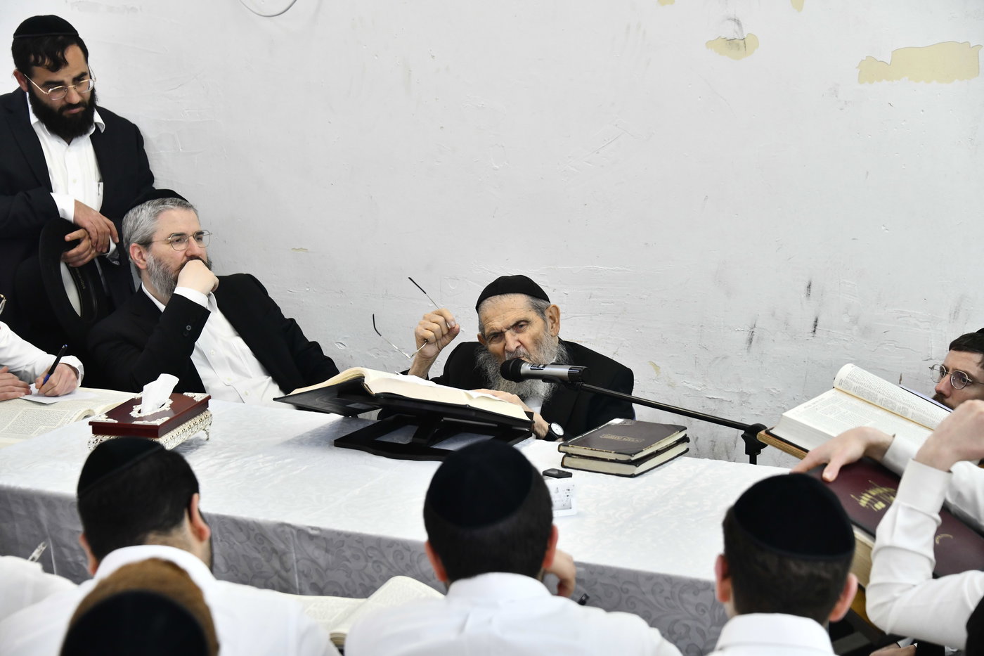 הגאון רבי יצחק הקר בישיבת גרודנא