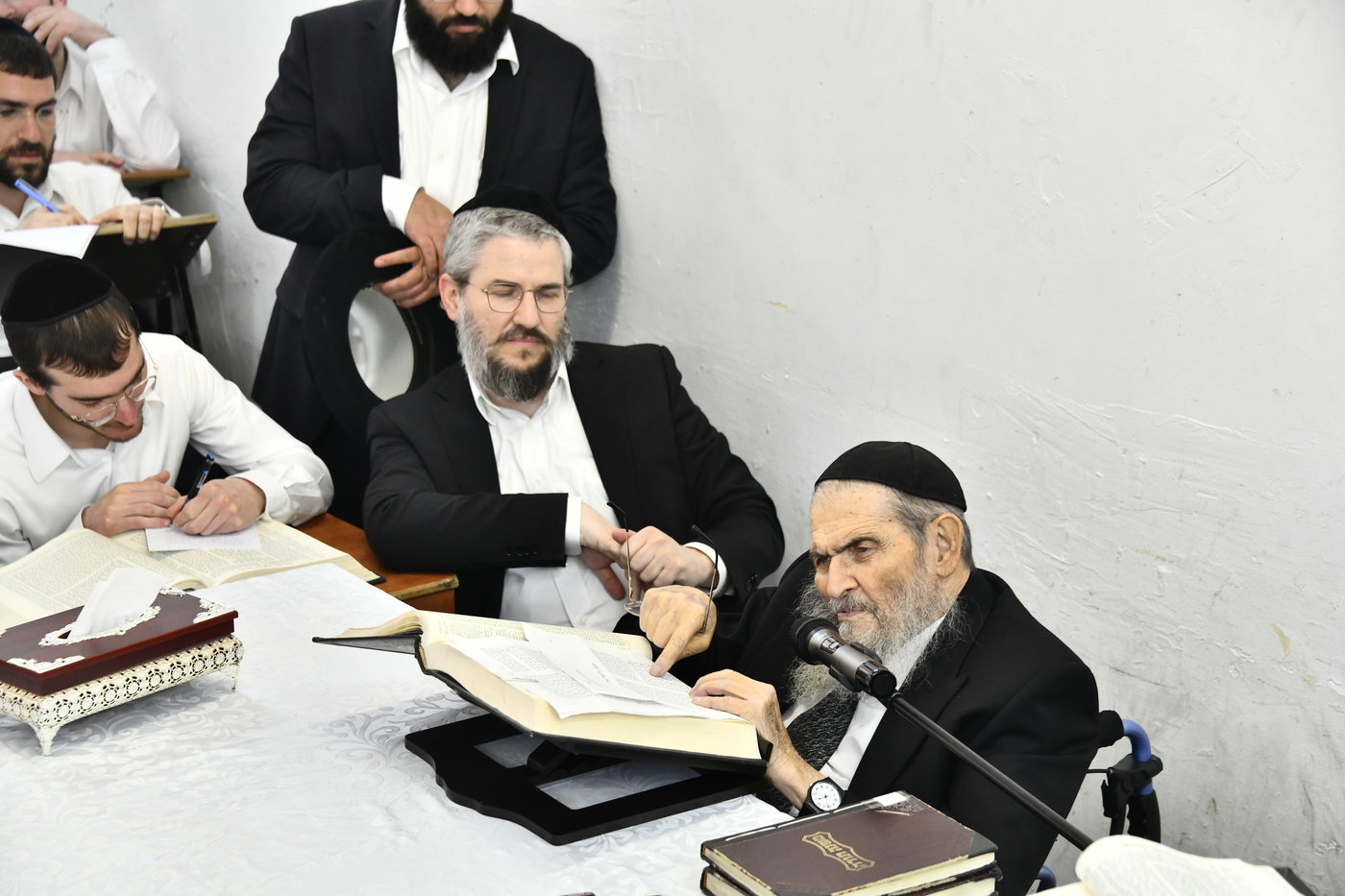 הגאון רבי יצחק הקר בישיבת גרודנא