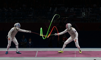 הסייף שהופך לאור: 