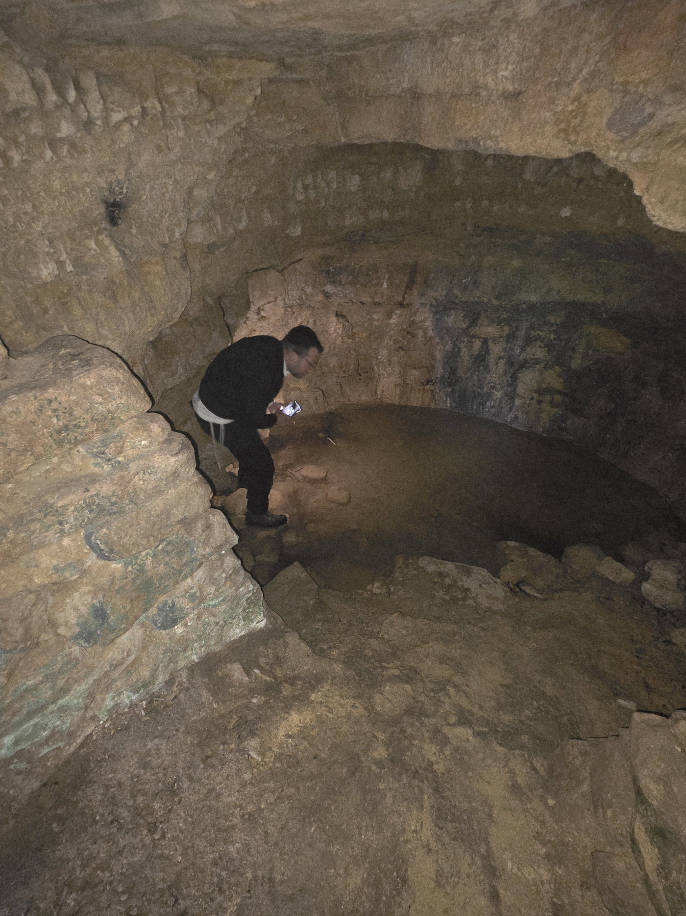 ישראל שפירא מטייל בגוש עציון