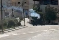 עשן ופיצוצים: תיעוד דרמטי של הסתערות לוחמי מג"ב על הכפר העוין