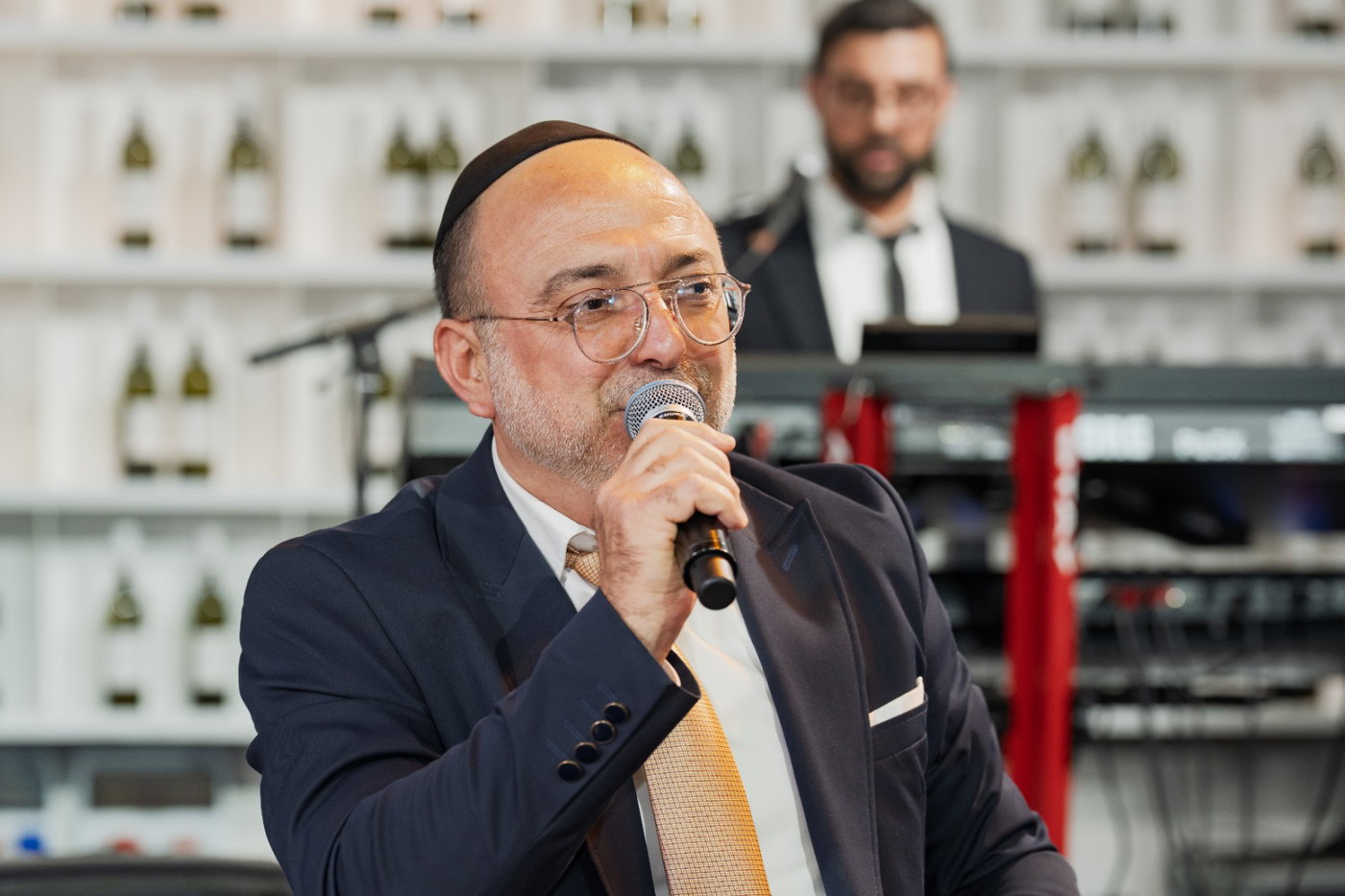 אביעד גיל חגג בר מצווה לבנו הבכור