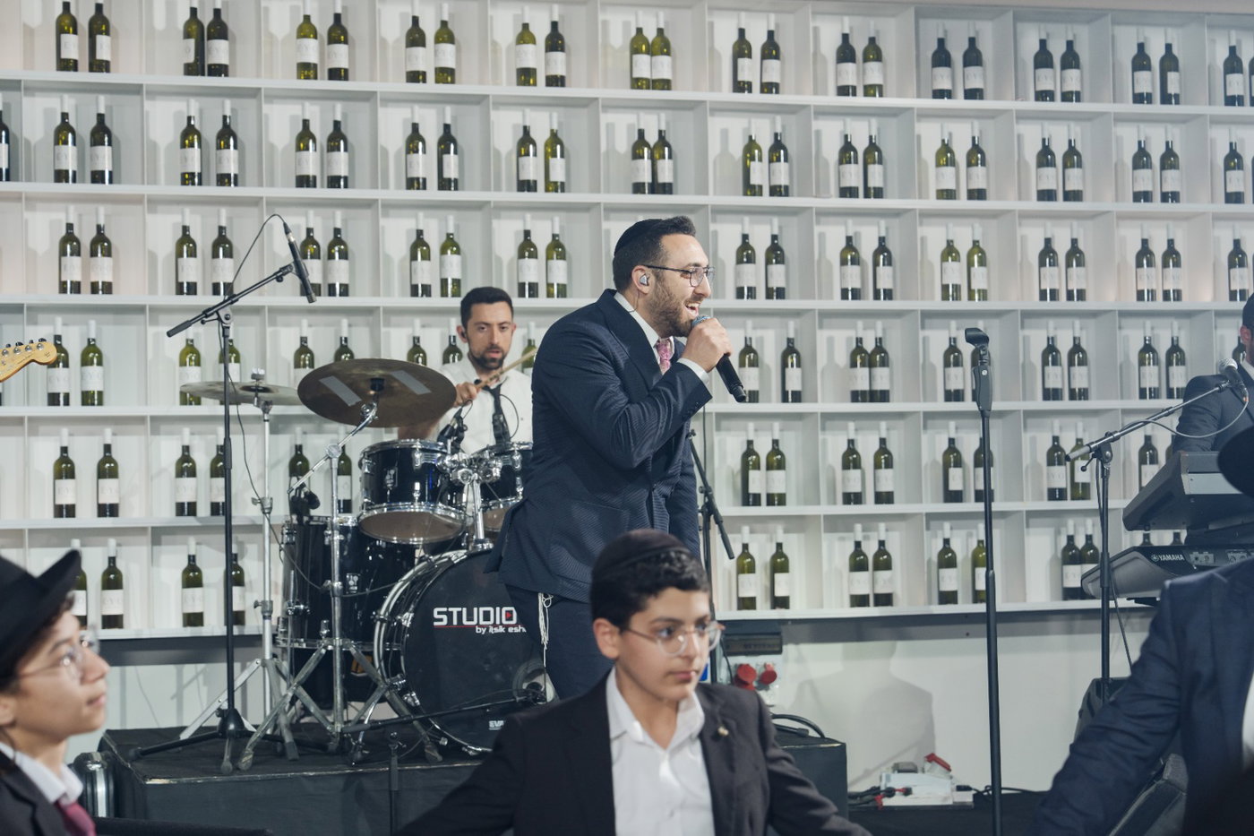 אביעד גיל חגג בר מצווה לבנו הבכור