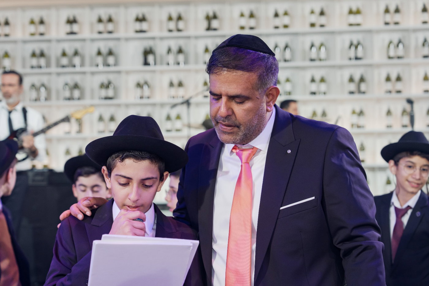 אביעד גיל חגג בר מצווה לבנו הבכור