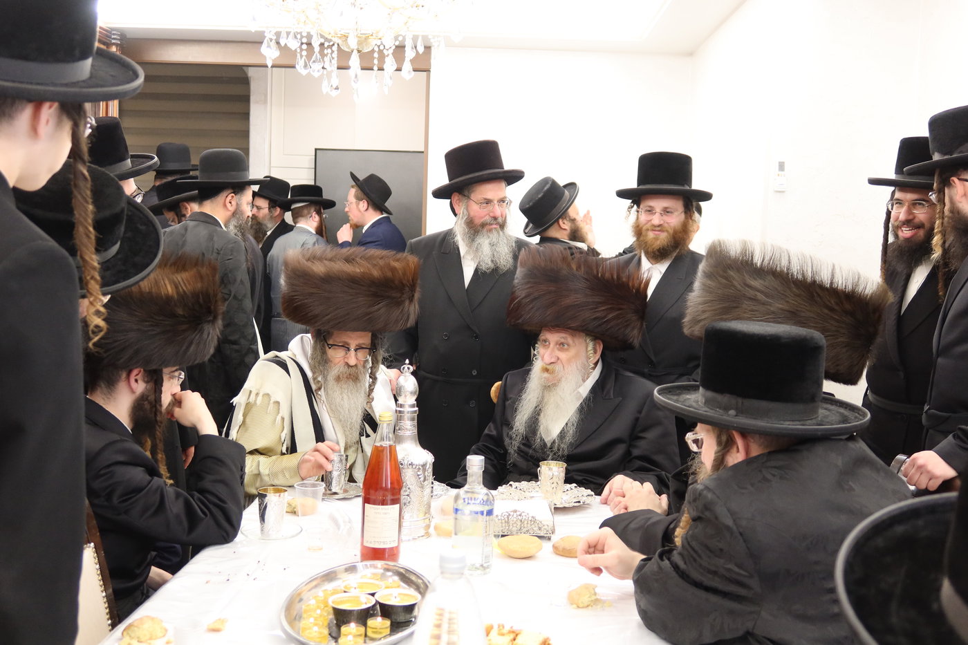 שמחת הברית לצאצאם של האדמו"ר מטשארנאביל ורבי נחמן בידרמן 