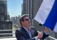 "אנחנו לא מוותרים על הדגל היפה בעולם" | תיעוד מהנפת דגל ישראל בניו יורק • צפו