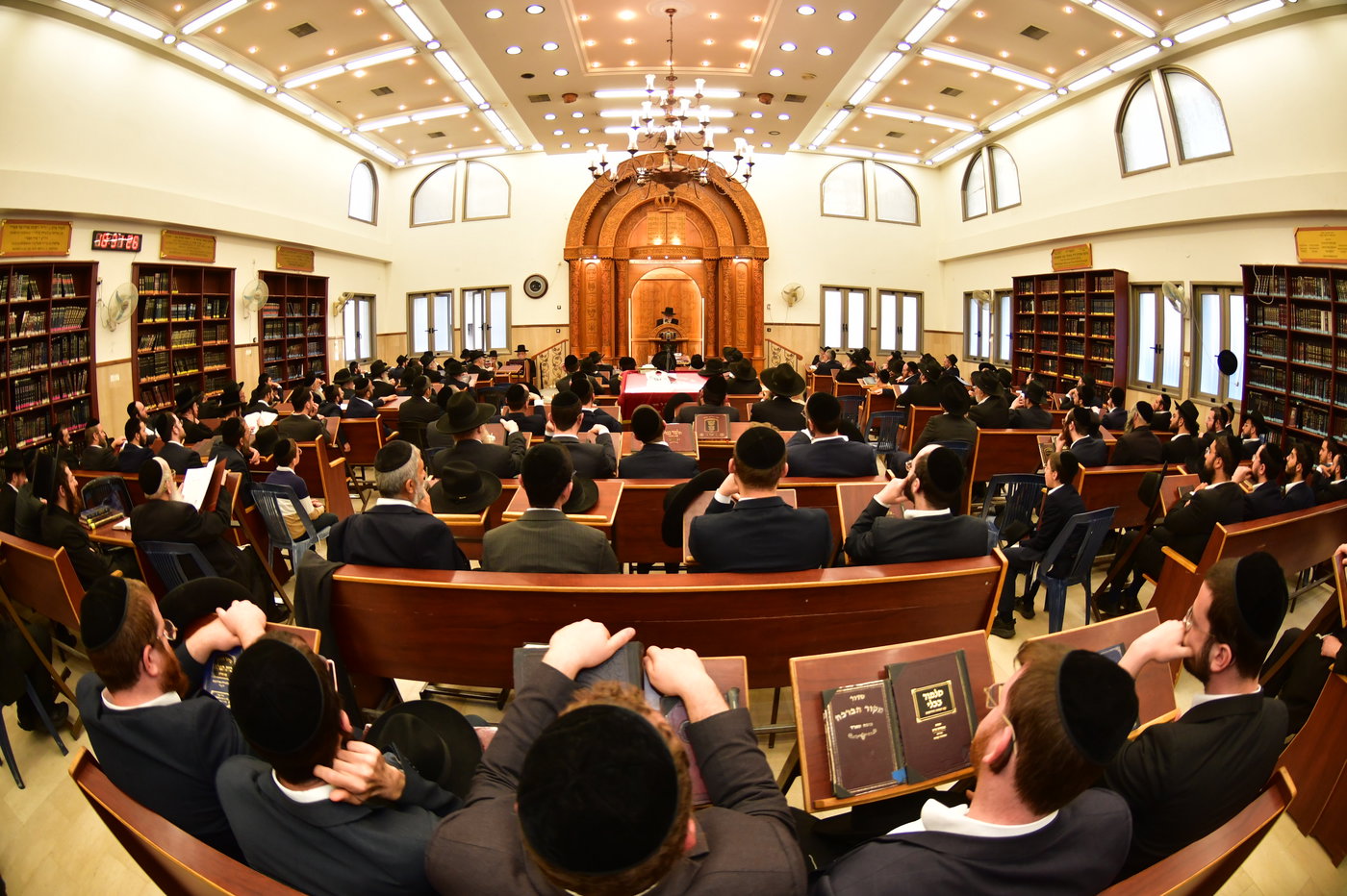 עצרת מספד בעטרת צבי