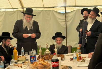 שמונים שנה לרבי שקירב סטודנטים שאינם דתיים | האדמו"ר מלוצק ערך טיש בדיטרויט