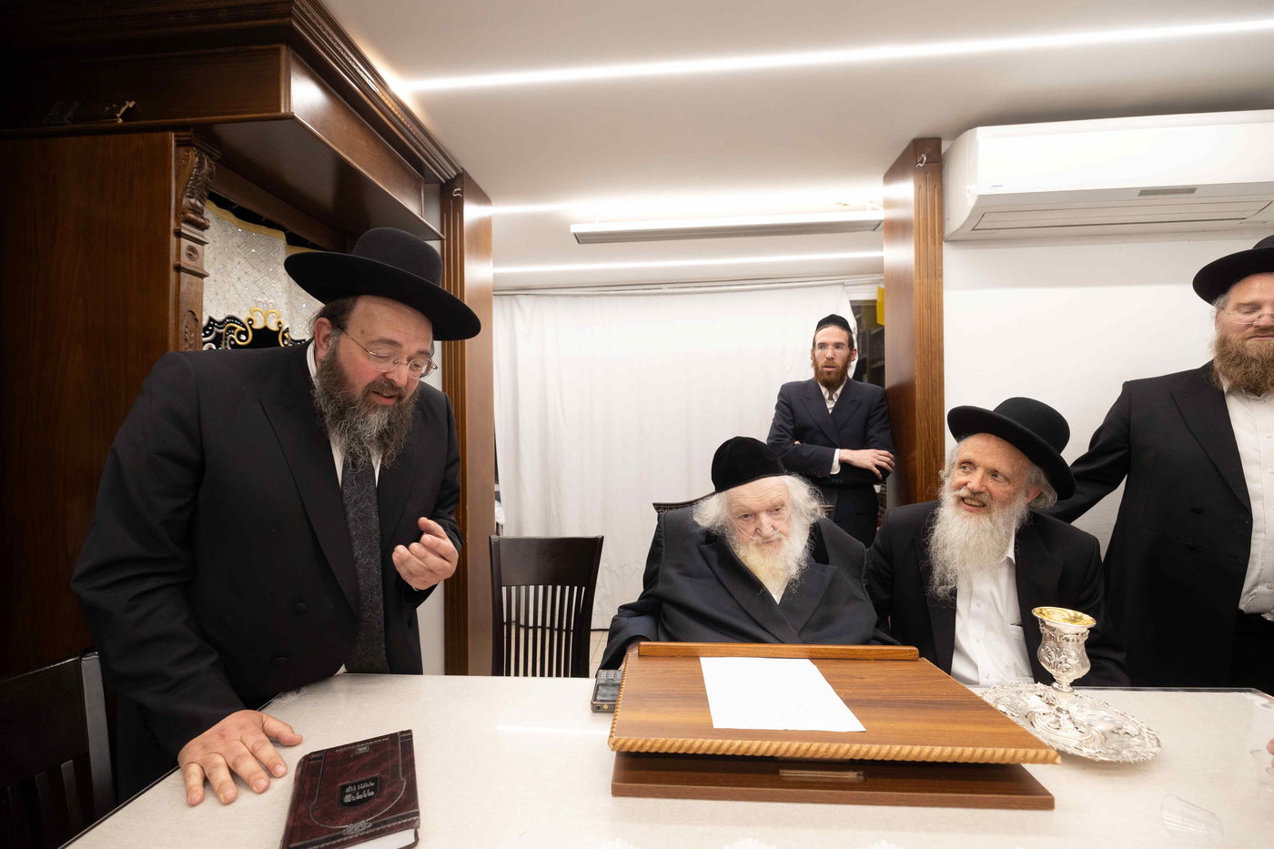 המעמד במעונו של הגר"מ שטרנבוך