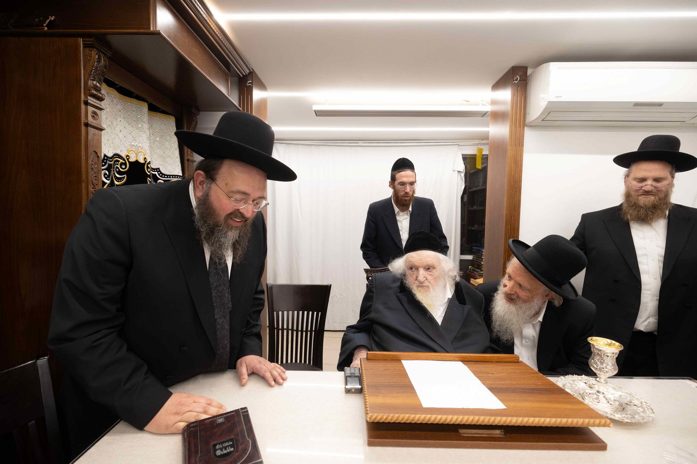 המעמד במעונו של הגר"מ שטרנבוך