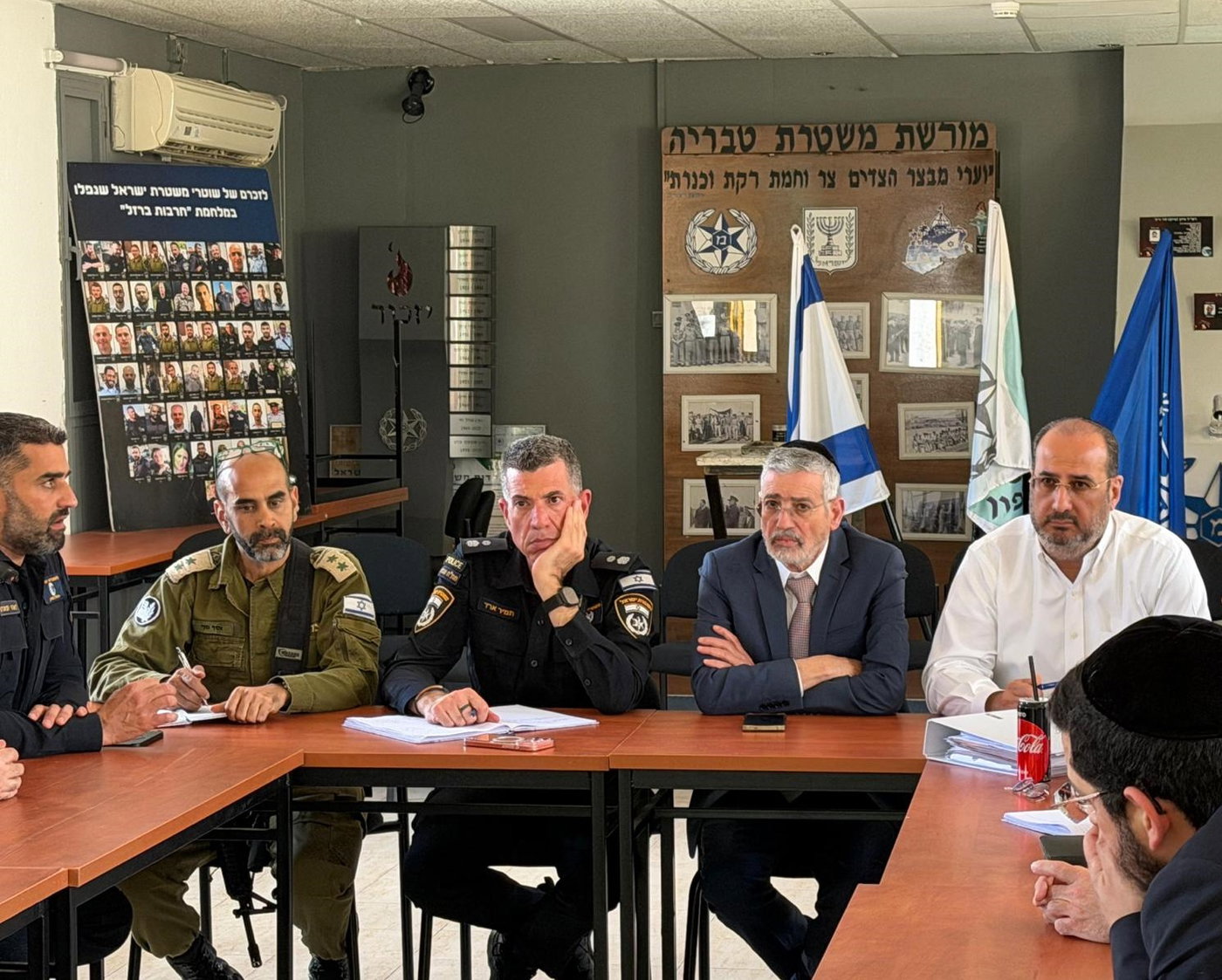 בכירי המשרד לשירותי דת וכוחות ההצלה והביטחון בסיור מקיף במתחם ציון רבי מאיר בעל הנס 