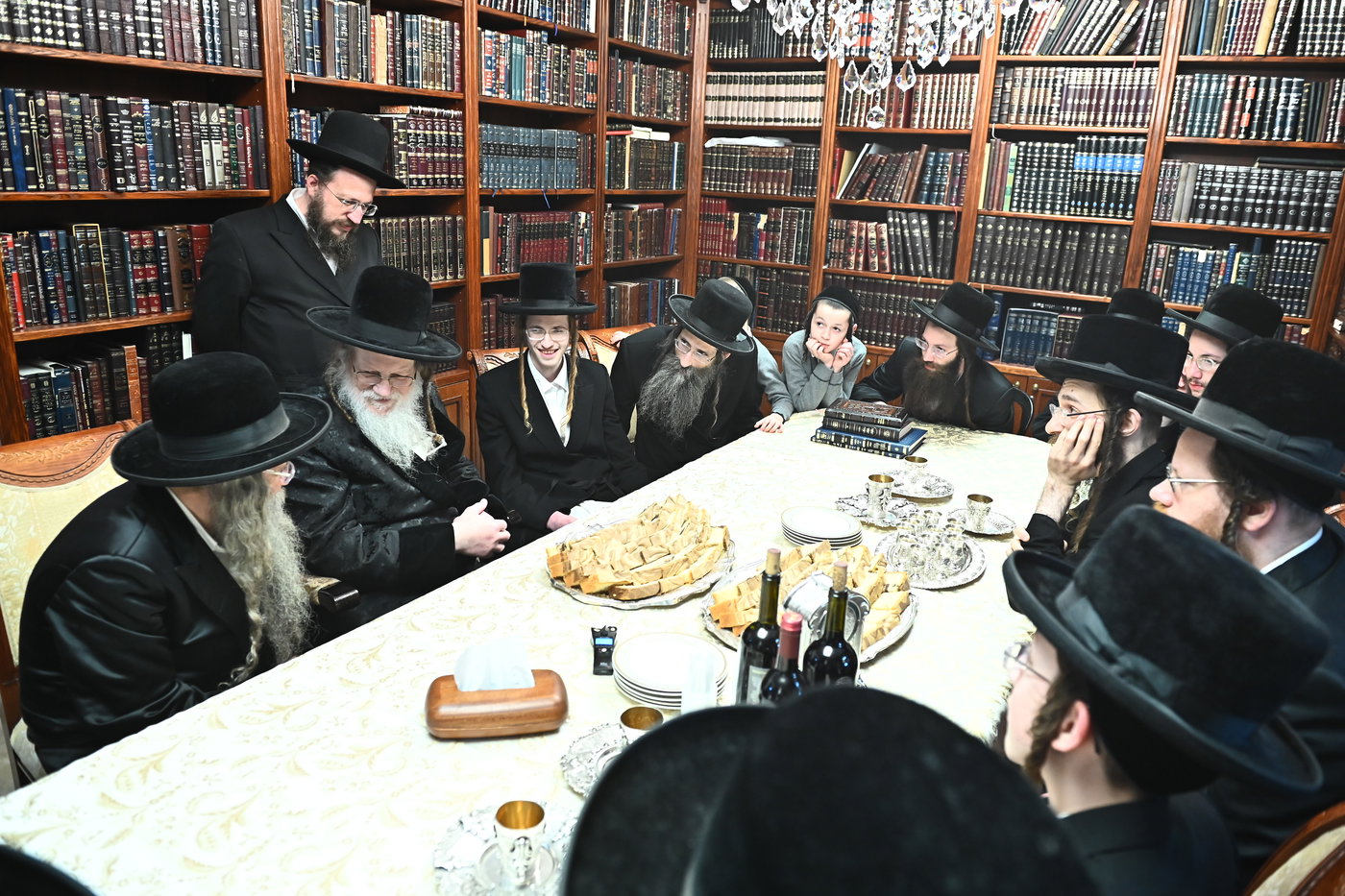 שמחת בית מודז'יץ - נדבורנה - יארוסלב - אופלה