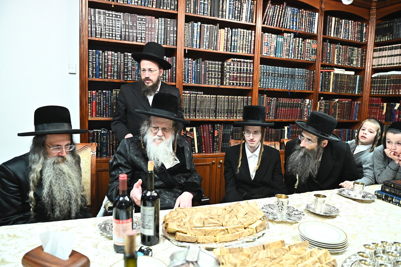 שמחת בית מודז'יץ - נדבורנה - יארוסלב - אופלה