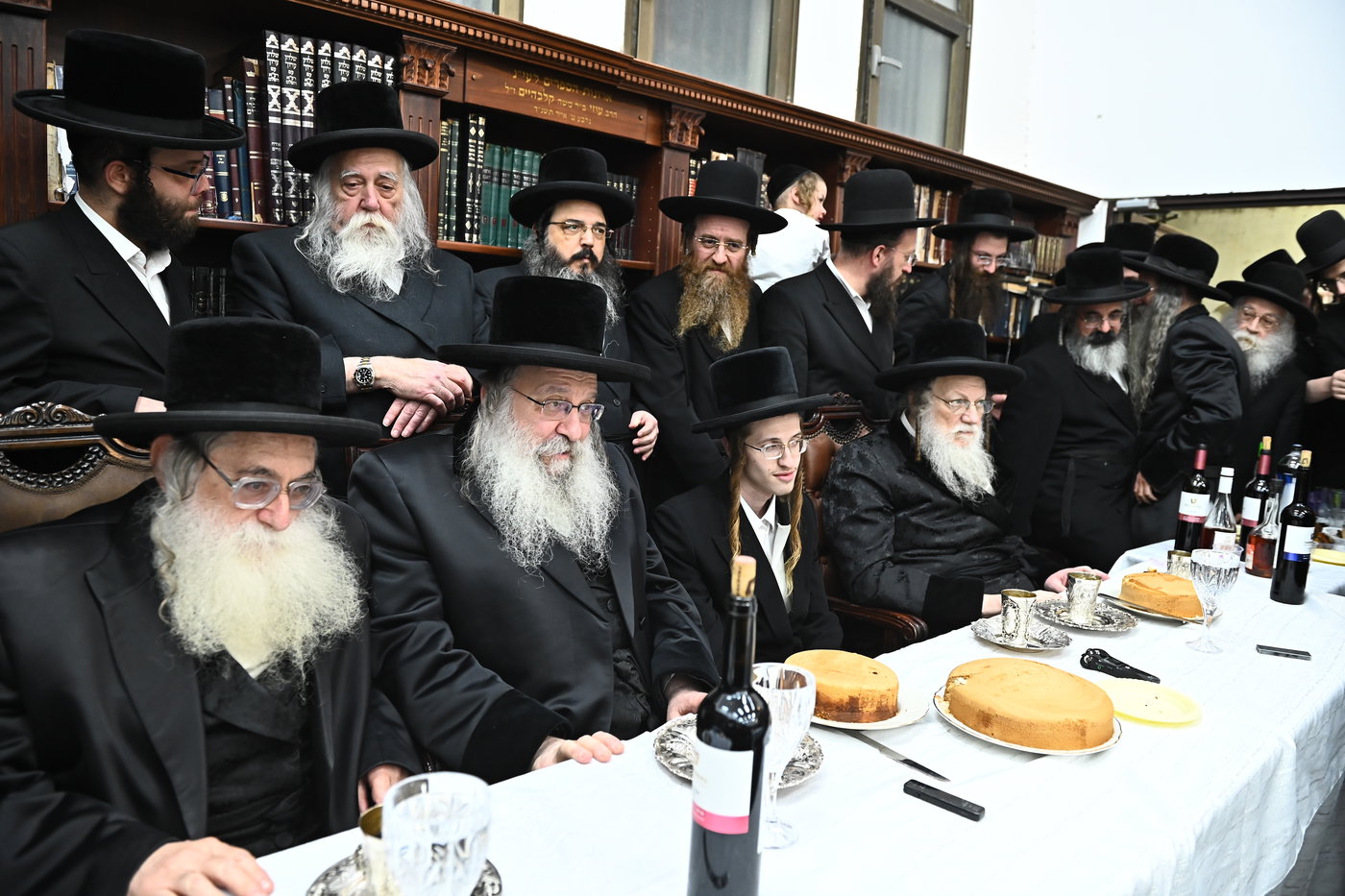 שמחת בית מודז'יץ - נדבורנה - יארוסלב - אופלה