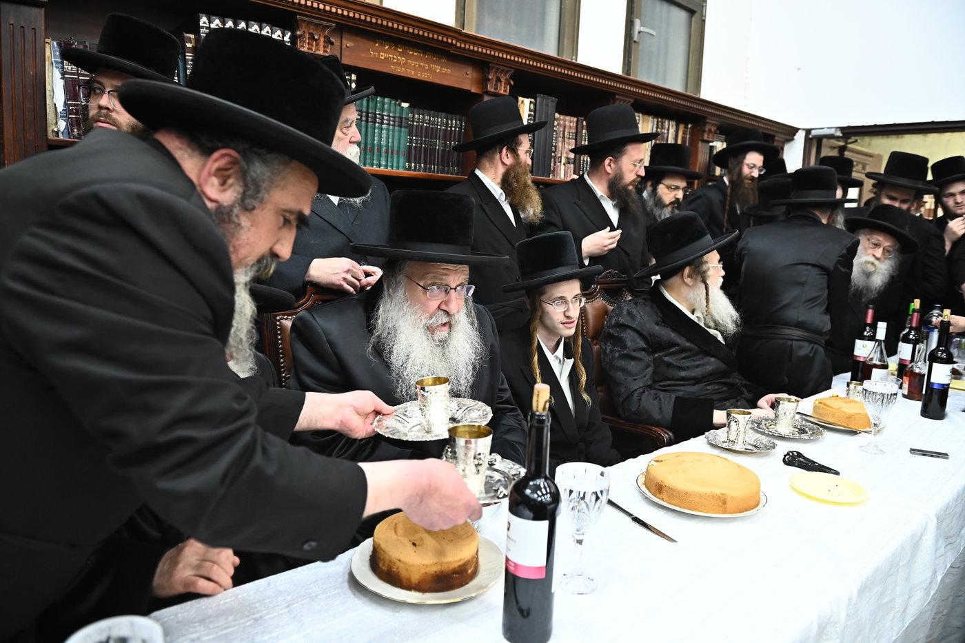 שמחת בית מודז'יץ - נדבורנה - יארוסלב - אופלה