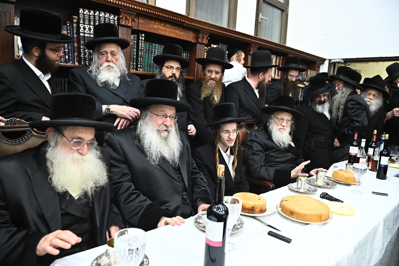 שמחת בית מודז'יץ - נדבורנה - יארוסלב - אופלה