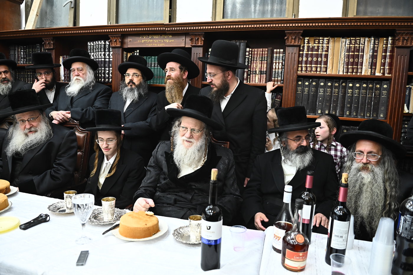 שמחת בית מודז'יץ - נדבורנה - יארוסלב - אופלה