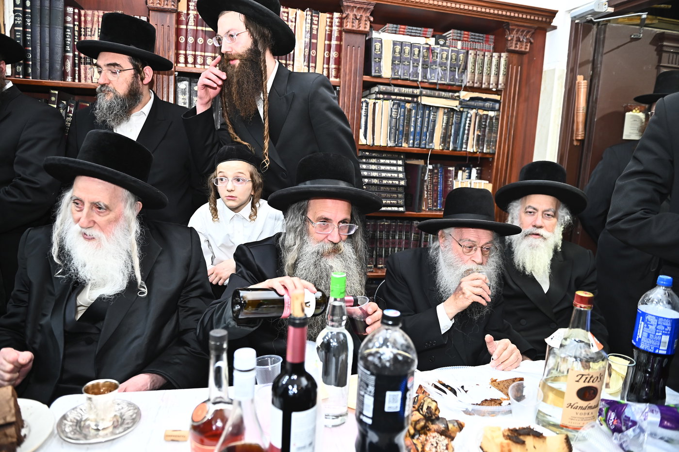 שמחת בית מודז'יץ - נדבורנה - יארוסלב - אופלה