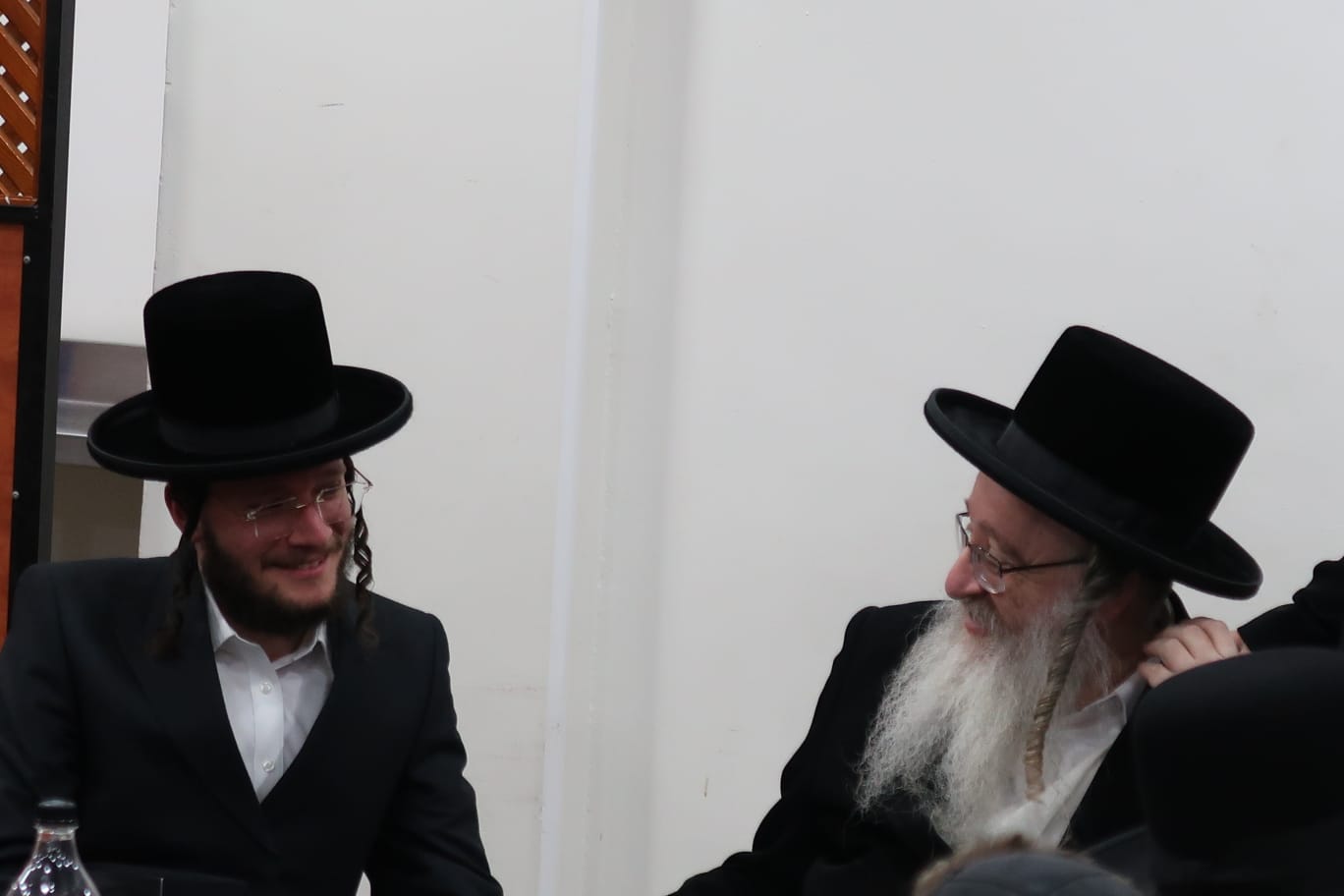 מסיבת הלחיים במעונו של האדמו"ר מביאלה