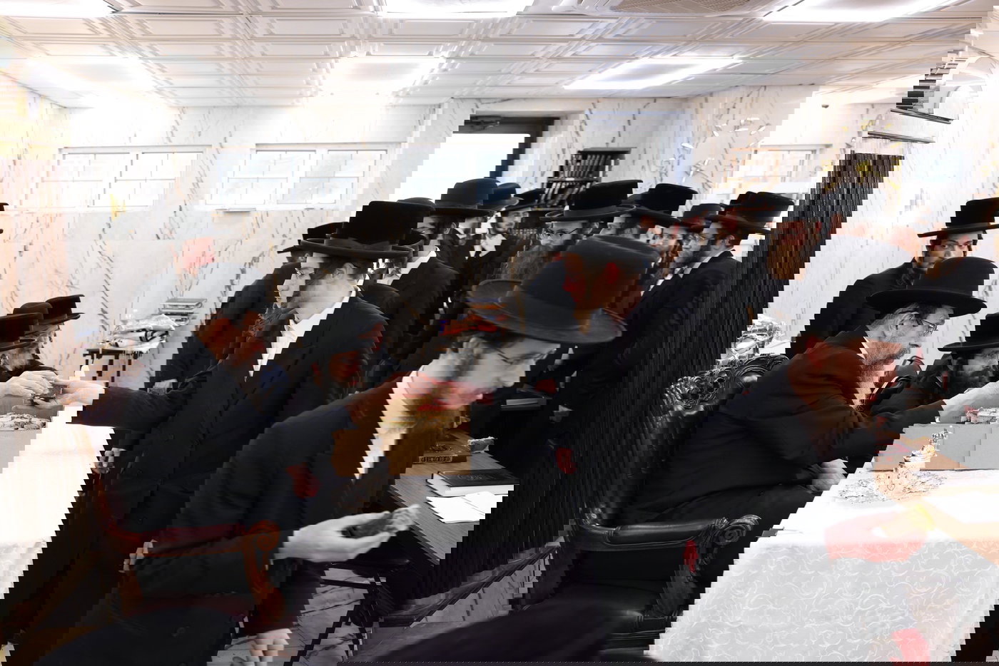 האדמו"ר מתולדות יהודה סטוטשין בפתיחת הזמן