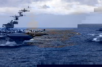 נושאת המטוסים ג'ורג' וו בוש נכנסת לאזור, אתמול