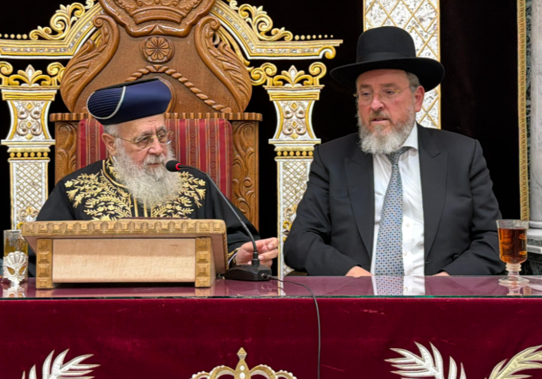 הראשון לציון: דווקא עכשיו שרוצים להחריב את עולם התורה - היה ראוי להביא את נשיא ארגנטינה ל'חברון'