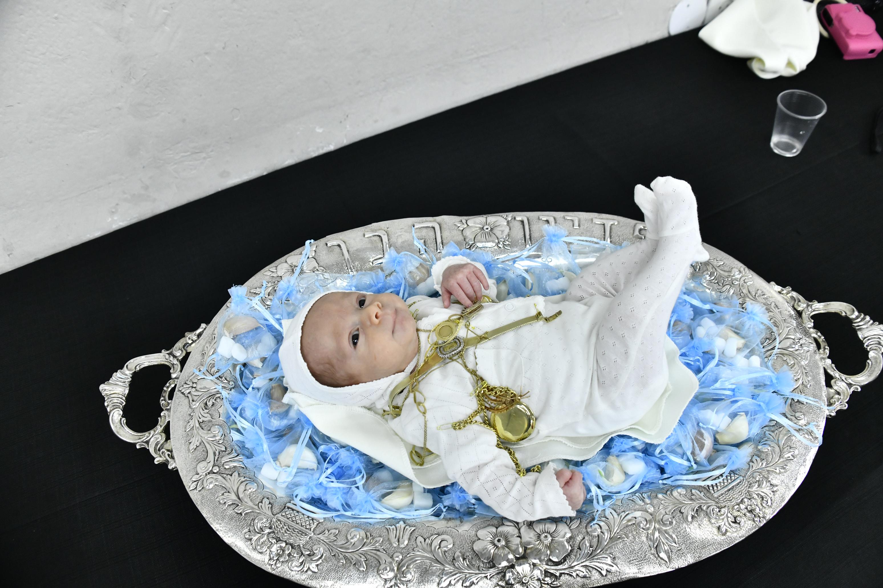 'פדיון הבן' בחצה"ק נדבורנה חיפה - סטריקוב