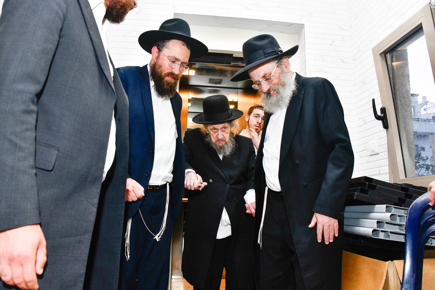 הגר"ד לנדו בשיחה בישיבת פוניבז'