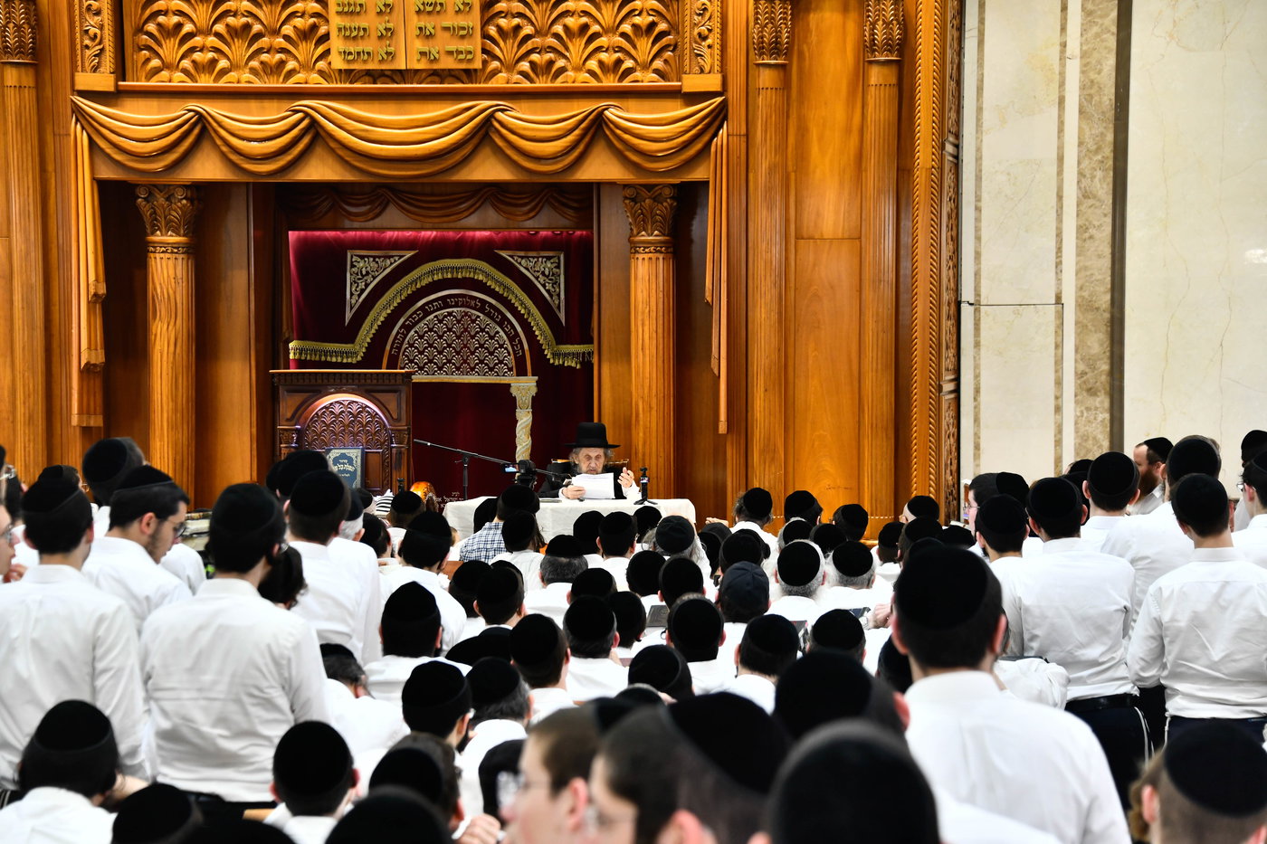 הגר"ד לנדו בשיחה בישיבת פוניבז'