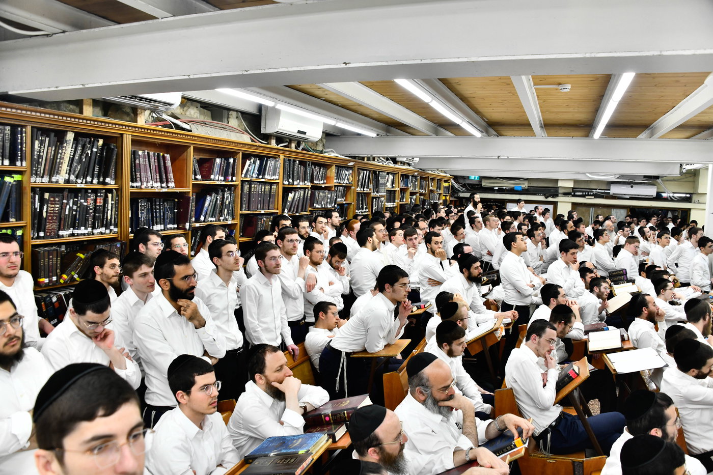 הגר"ד לנדו בשיחה בישיבת פוניבז'