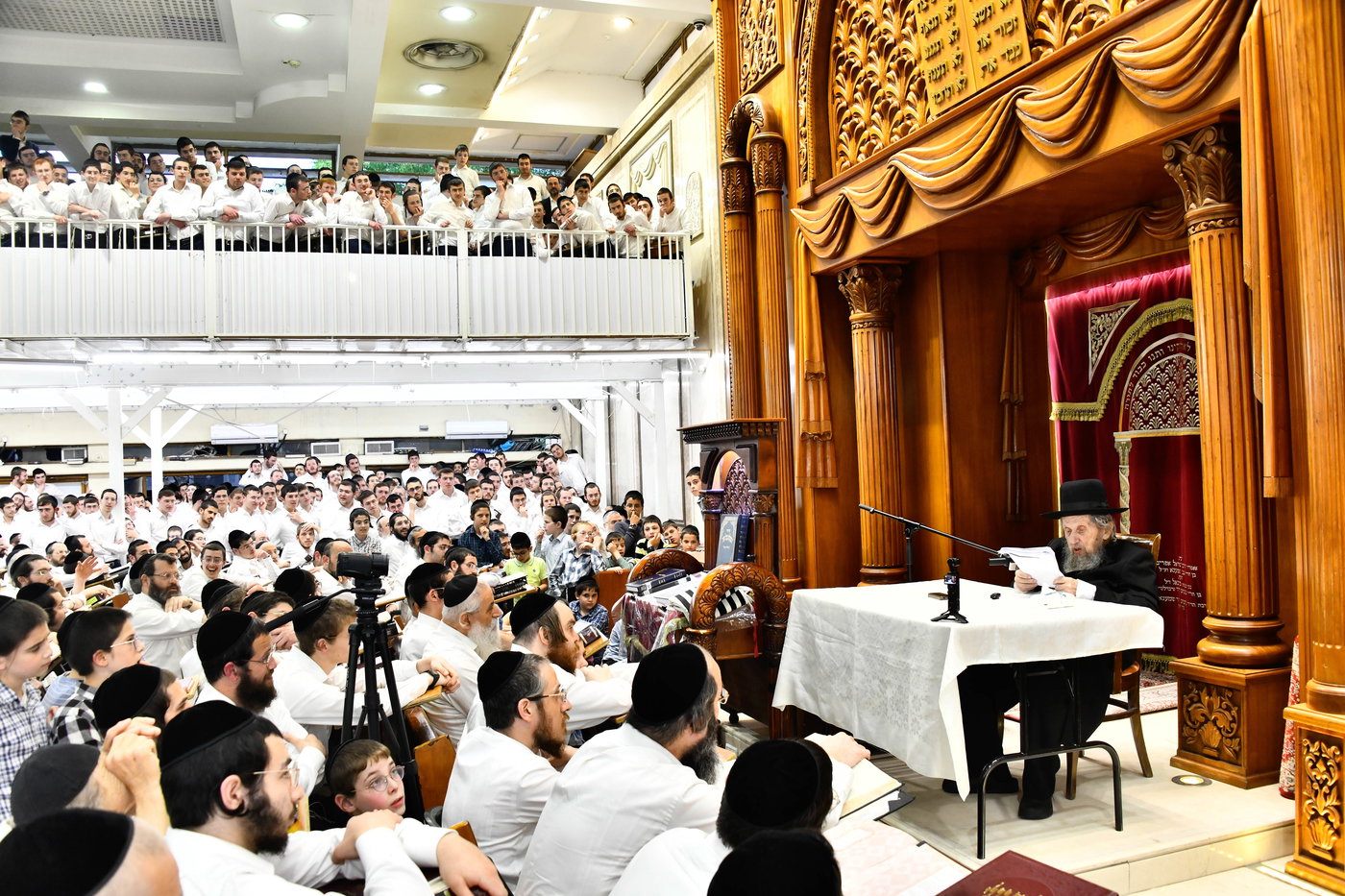 הגר"ד לנדו בשיחה בישיבת פוניבז'