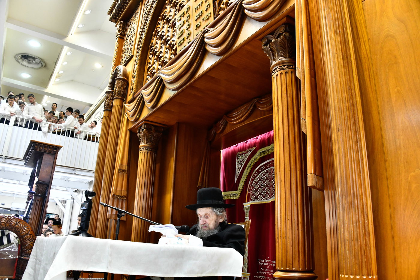 הגר"ד לנדו בשיחה בישיבת פוניבז'